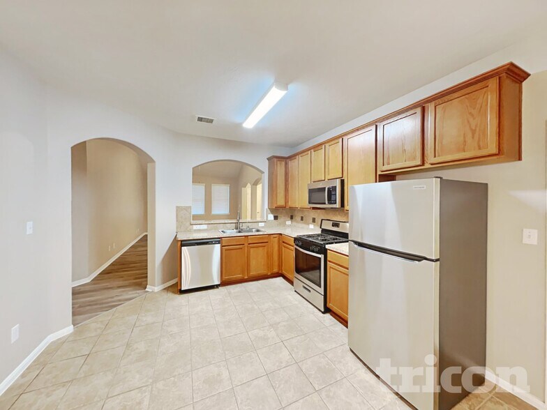 Building Photo - 16207 Augusta Oaks Court