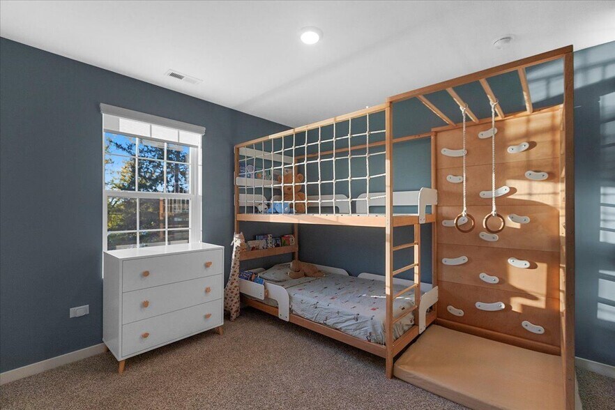 Building Photo - 271 Charlestowne Lakes Dr