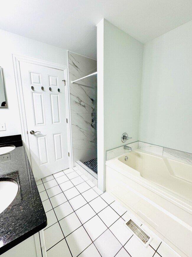 Building Photo - 35 Foxcroft Rd