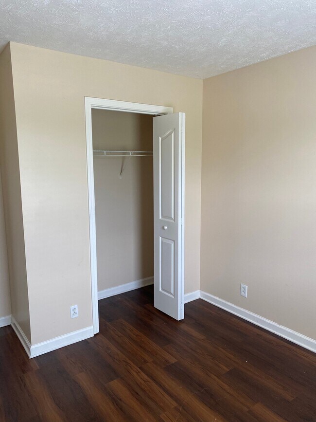 Building Photo - 623 Legacy Dr