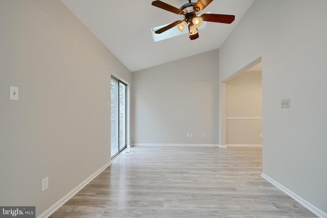 Building Photo - 733 Reedy Cir
