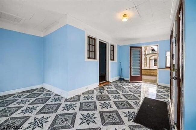 Building Photo - 12 N Tallahassee Ave