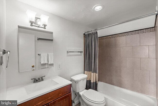 Building Photo - 1435 4th St SW