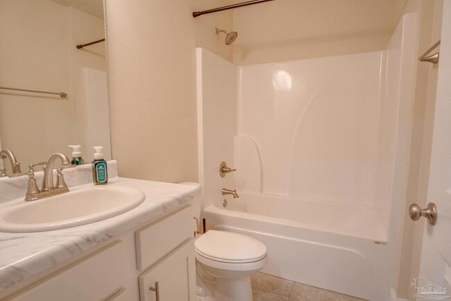 Building Photo - 8626 Walnut Ave