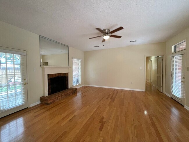 Building Photo - Beautiful 3BR Home in Summer Crossing