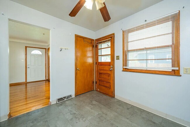 Building Photo - 6708 Madison Ave