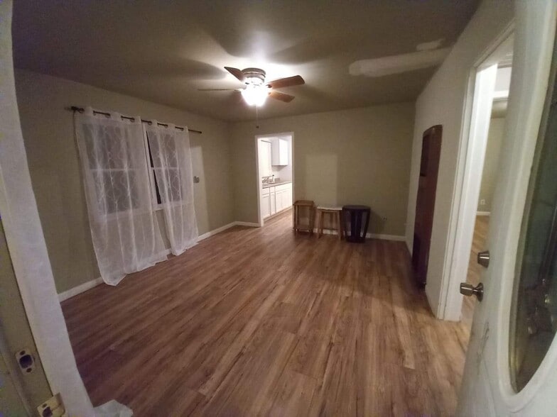 LIVING ROOM - 409 Belmont Ave