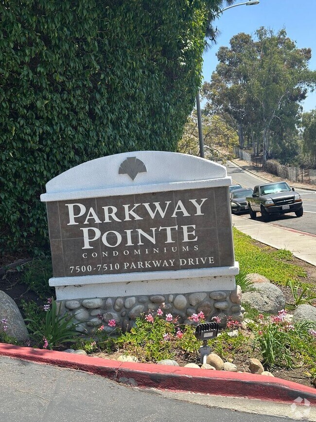 Building Photo - 1 Bedroom Condo - La Mesa