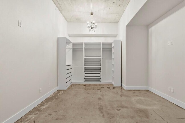 Building Photo - 2323 Polk St