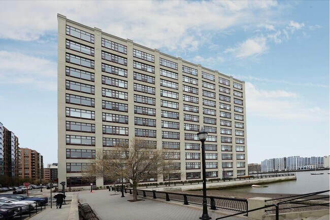 Building Photo - 1500 Hudson St