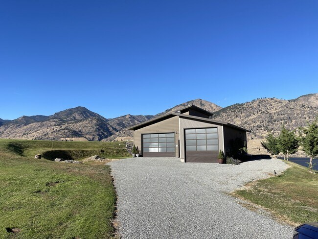 Building Photo - 160 Mountain Lake Ln