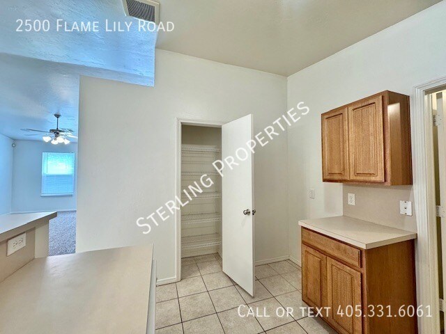 Building Photo - 2500 Flame Lily Rd