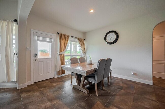 Building Photo - 2706 Topaz Cove Ln