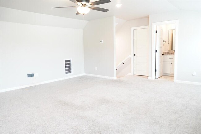 Building Photo - 5500 Carmel Crk Dr