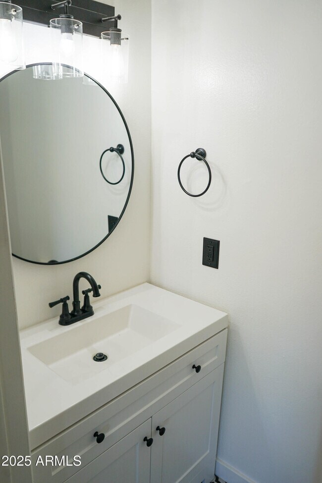 Building Photo - 1261 N 84th Pl