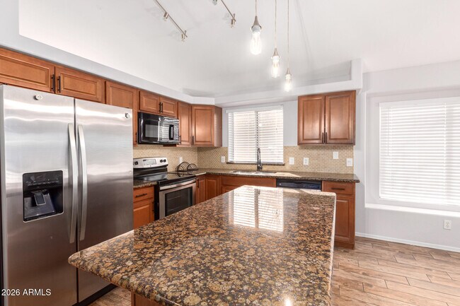 Building Photo - 18624 N 2nd Ave