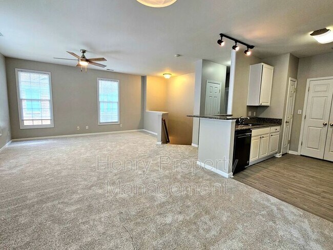 Building Photo - 3321 Kudrow Ln