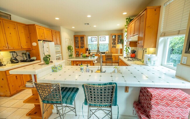 Building Photo - 115 Maybeck St