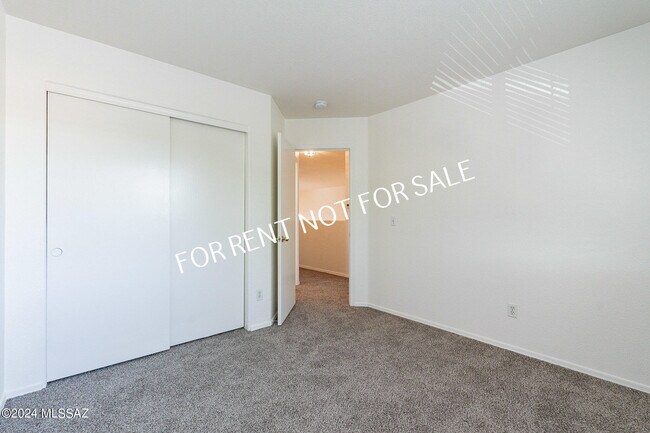 Building Photo - 7442 W Sonesta Dr