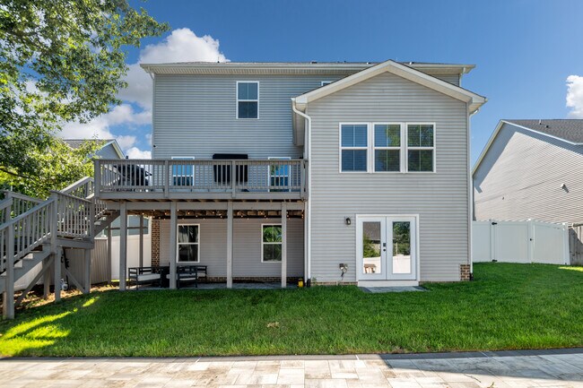 Building Photo - 16848 White Daisy Loop