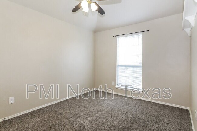 Building Photo - 6208 Mt Vernon Dr