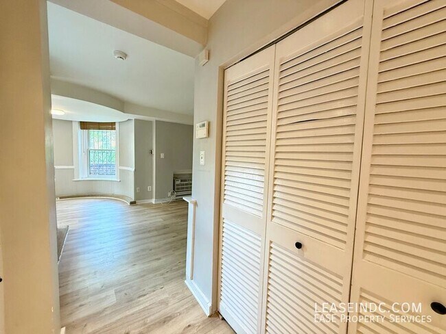 Building Photo - 1000 N Street NW-#B