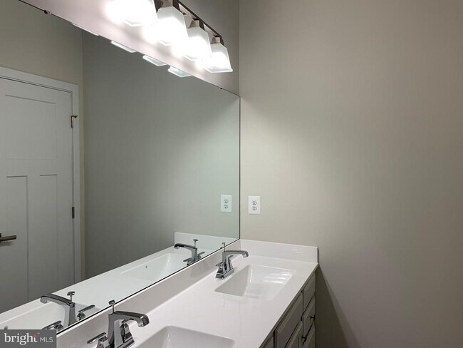Building Photo - 11263 Dry Spring Dr