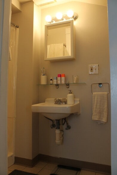 Building Photo - 24 Portsmouth St