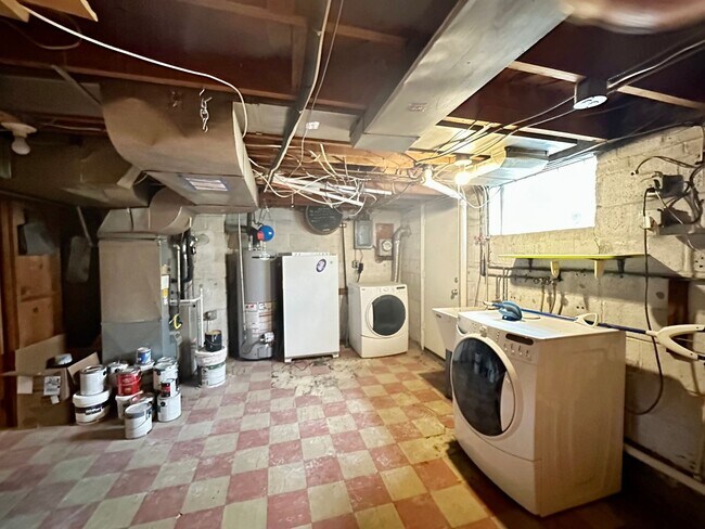 Building Photo - Charming 3 Bedroom/1.5 Bathroom Townhome with In-Unit Laundry in Towson, MD!