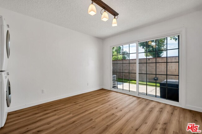 Building Photo - 351 S Monte Vista St