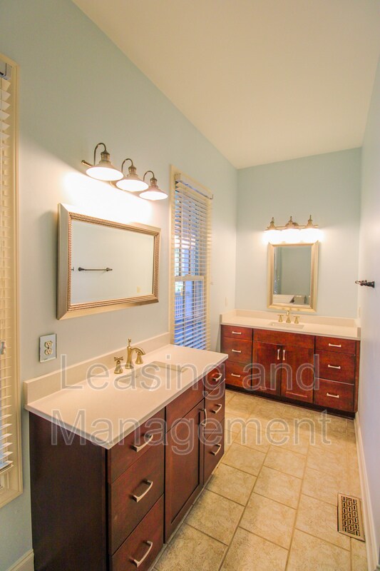 Building Photo - 1666 Back Creek Rd