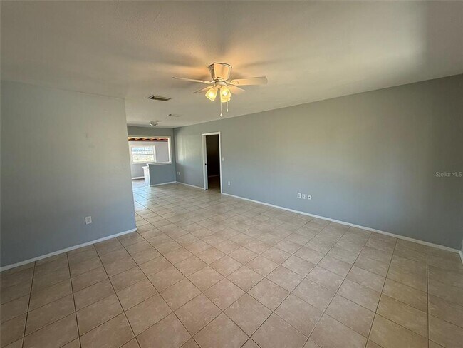 Building Photo - 3236 Montclair Cir