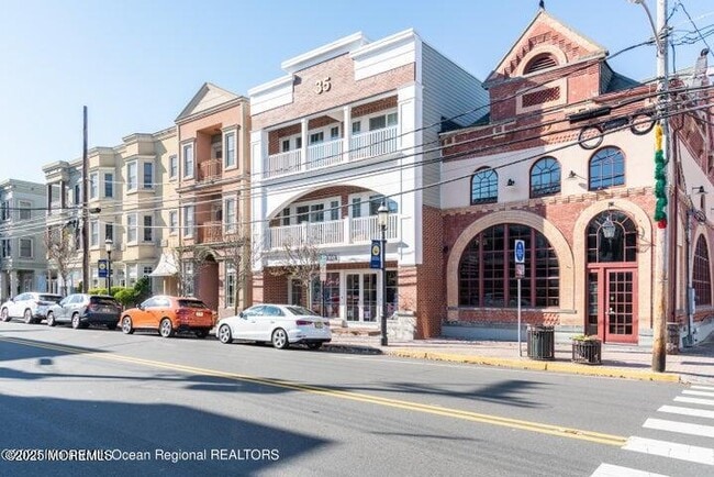 Building Photo - 25 King James Ln