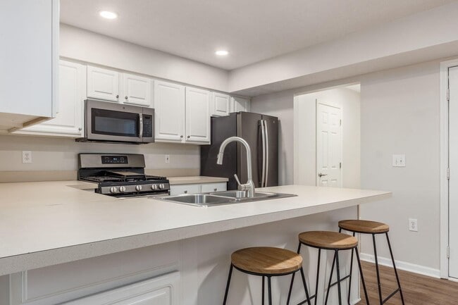 Building Photo - 3055 Glenloch Cir