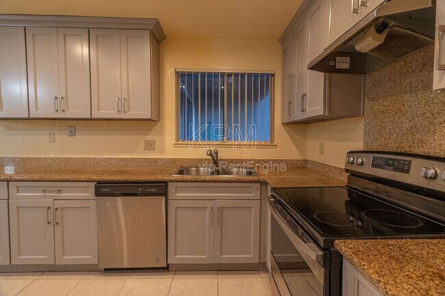 Building Photo - 1036 Princess Dr