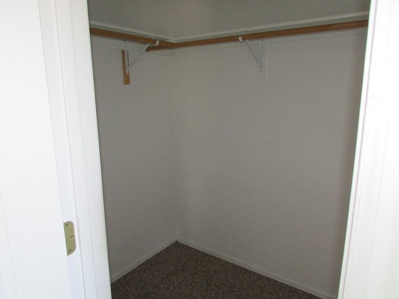 Building Photo - 1241 Tara Dr