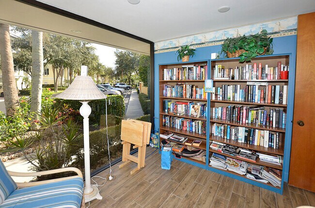 Building Photo - 1820 Tarpon Ln