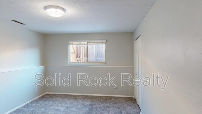 Building Photo - 6505 Wicklow Cir E