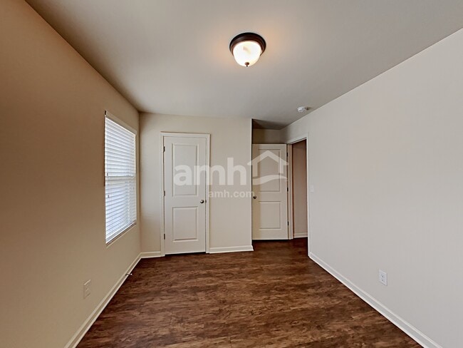 Building Photo - 4043 Clay Ct SE