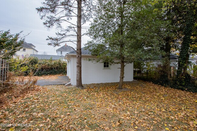 Building Photo - 34 Elm Pl