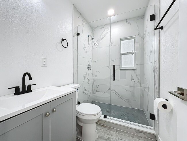 Building Photo - 303 W Valencia St