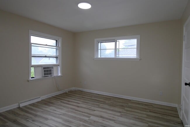 Building Photo - 1156 Kinsmoor Ave
