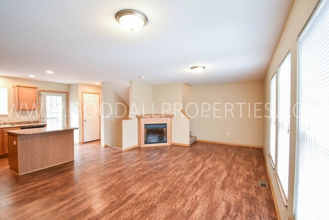 Building Photo - 15404 Townsend Ave