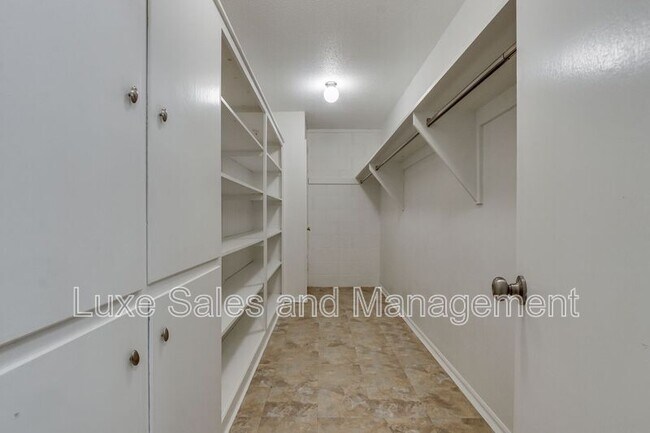 Building Photo - 2518 NW 62nd St