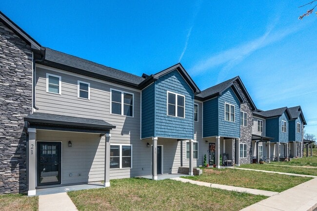 Building Photo - 3 Bedroom Townhome in Campbell County