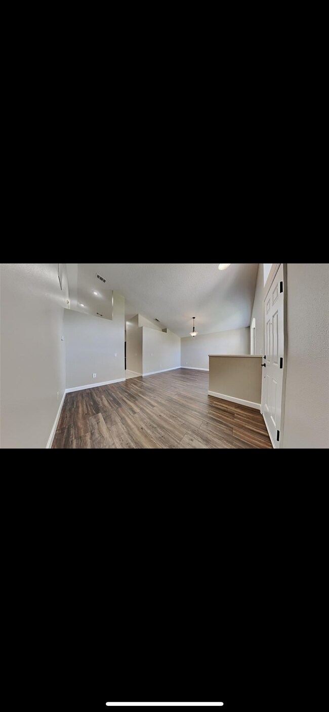 Building Photo - 30831 Midtown Ct