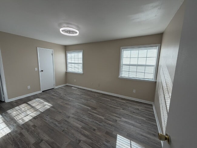 Building Photo - Townhouse for Rent