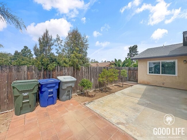 Building Photo - Renovated San Marcos Home with Fruit Trees & Large Yard