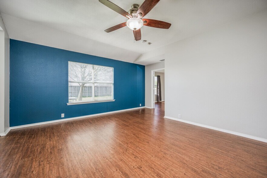 Building Photo - 4313 Sonoma Dr
