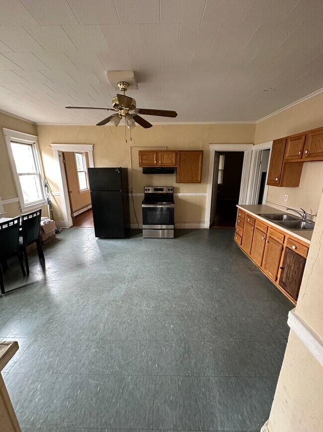 10 Thompson Ct 10 Thompson Ct Enfield CT 06082 Apartment Finder